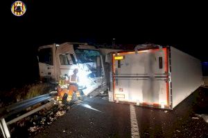 Accidente múltiple entre cuatro camiones en la AP-7 en Sagunto