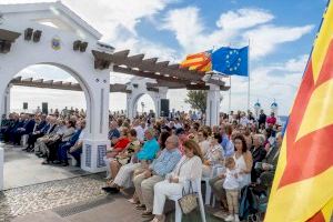 Toni Pérez reafirma el compromiso de Benidorm y los valencianos “con el futuro del país y las nuevas generaciones” en el 9 d'Octubre