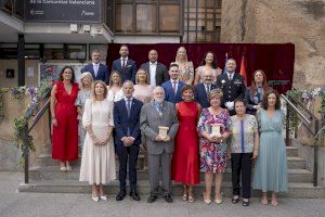 Salvador Rovira Llorens y la empresa familiar Foto-Estudio Maiques recibieron los ’Premios Ciudad de Benifaió 2024’