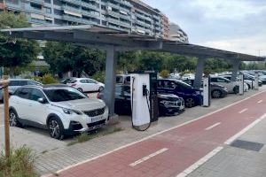 El Ayuntamiento multiplica por diez en un año los puntos de recarga para vehículos eléctricos en la ciudad de València