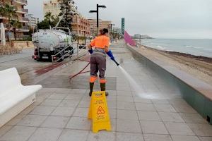 GALERÍA | Oropesa del Mar brilla con limpieza tras intensificarse los baldeos en puntos clave: estas son las zonas beneficiadas