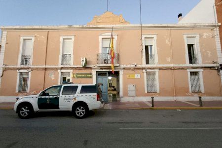 La Guardia Civil celebra en Sant Joan el Día del Pilar con un acto castrense en el patio del colegio Cristo de la Paz con acceso libre