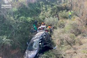 Tres heridos tras caer con el coche por el barranco Cabrera de Sagunto