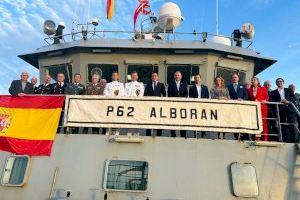 El govern municipal visita el patruller Alborán en el seu pas pel Port de Castelló