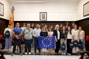 El Ayuntamiento de Sagunto recibe a alumnado francés del programa Erasmus + del IES Clot del Moro