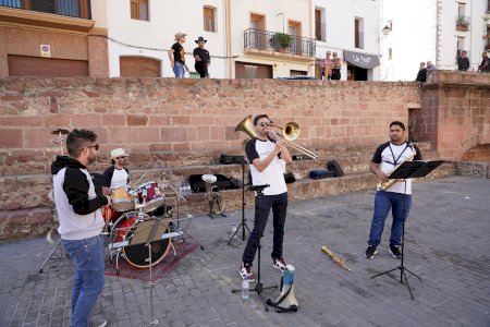 Los Vermuts a la Font continúan con éxito en Vilafamés