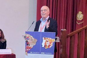 El Dr. Larrea, pionero de la radiocirugía extracraneal, comparte su experiencia en el congreso de radiólogos españoles y latinoamericanos