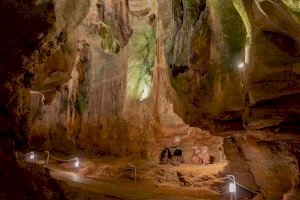 La historia de una cueva valenciana: un enigma en las entrañas de la tierra y un hallazgo macabro que perdura en el tiempo