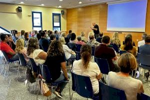 El Centre Juvenil acogió la primera de las charlas en el “Mes de la Salud Mental” en La Nucía