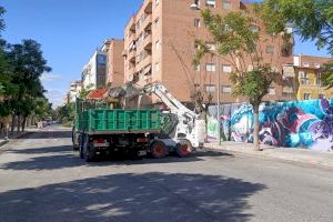 Orihuela reasfalta el vial deteriorado de la Avenida de la Vega