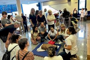 100 personas aprendieron sobre “reanimación cardiopulmonar” ayer en el Centre Juvenil