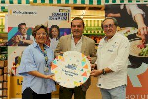 Makro y Ashotur conceden a la Diputación un plato simbólico en reconocimiento a su labor por potenciar la imagen turística de Castellón