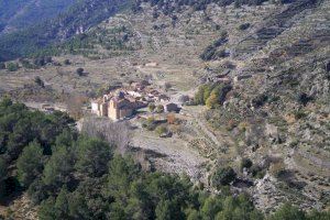 El silencio atronador de una aldea entre Castellón y Teruel: aura de misticismo, peregrinajes y una historia conmovedora de amor