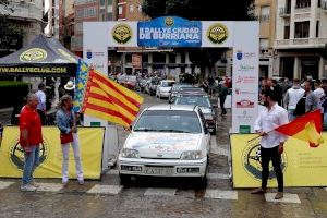 Burriana acoge una multitud de vehículos clásicos con el II Rallye Ciudad de Burriana