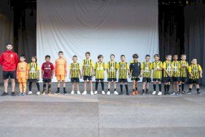 Cerca de 300 jugadores y jugadoras formarán parte esta temporada de la escuela de fútbol municipal y del Almenara Atlètic