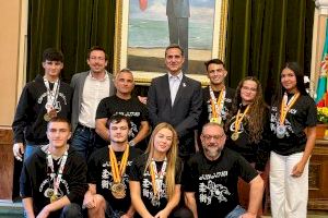 L'Ajuntament de Castelló rep als esportistes del Club Esport Castelló de Jiu-Jitsu després dels seus recents èxits internacionals