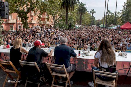 Algemesí acull una nova edició de la fira del picant més gran d’Europa