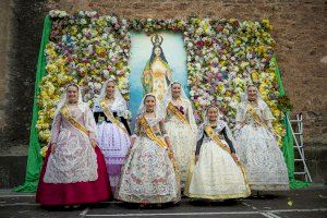 GALERÍA | La emotiva ofrenda a la Virgen de La Esperanza llena las calles de sentimiento en Onda