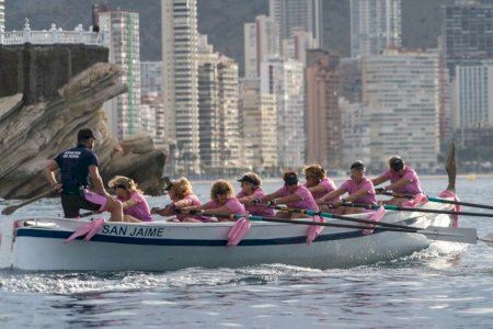 Jornada festiva y solidaria contra el cáncer de mama en Benidorm