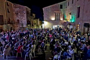 Cabanes recorda a Estellés amb la lectura dels seus poemes