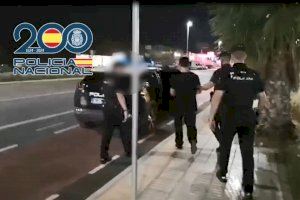 Prostitución encubierta en un disco pub de l'Alfàs del Pi: habitaciones ocultas y jornadas de 12 horas