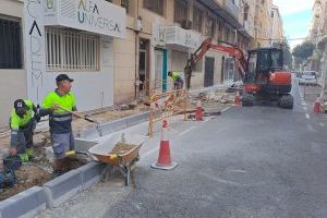 Comienzan las obras de reforma de aceras en el barrio de la Zapatillera