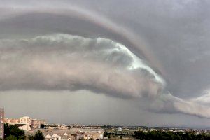 Viernes convectivo con el ojo puesto a lo que está por venir: rayos y granizo amenazan estas zonas de la Comunitat Valenciana