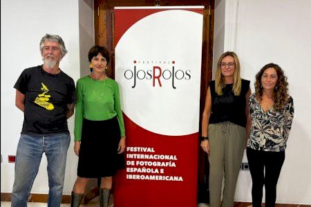 Xàbia acoge las nuevas exposiciones y actividades del Festival Ojos Rojos