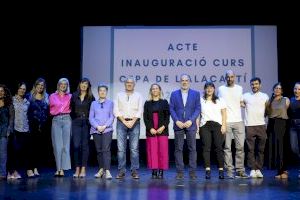 Más de 300 personas asisten en Sant Joan a la apertura del curso de los centros de Formación de Personas Adultas de la comarca de L’Alacantí