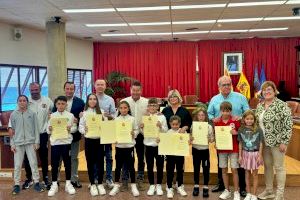 Reconocimiento a jóvenes deportistas de Santa Pola por sus excelentes resultados