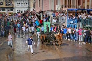 Los toros de Torrestrella protagonizan un emocionante último encierro de la Fira d’Onda 2024