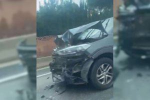 Un herido al chocar un camión y un coche en la carretera de l’Alcora