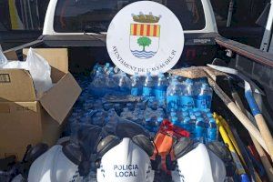 Tres policías de l'Alfàs parten a Valencia con material para ayudar a las víctimas del temporal