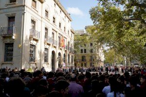 Xàtiva guarda un multitudinario minuto de silencio por las víctimas de la DANA, que ya superan el centenar