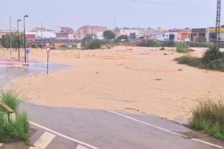 Se desborda el río Cèrvol en Vinaròs y la rambla Cervera amenaza Benicarló