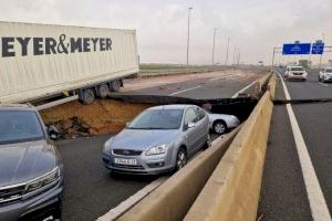 Comienza la construcción de una nueva carretera para sortear el boquete de la DANA en el bypass de Valencia