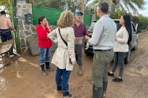 La alcaldesa de Torrent visita a afectados del Polígono Mas del Jutge, una de las zonas más dañadas del municipio