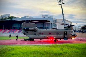 Torrent recibe por aire, por segundo día, cargamento de agua y víveres del ejército