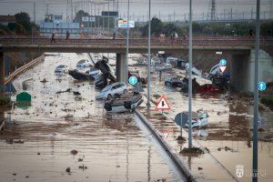 Medio millón de personas en la 'zona cero', 30.000 empresas arrasadas, 65 poblaciones devastadas: La aterradoras cifras de la DANA