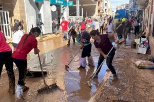 Allau de solidaritat i col·lapse en la Ciutat dels Ciències