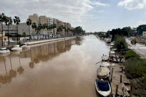 Río Júcar en la desembocadura a su paso por Cullera