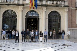 La Diputació de Castelló guarda cinc minuts de silenci per les víctimes de la DANA