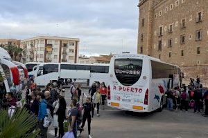 Més de 500 persones i una vintena d'empreses de Rafelbunyol han col·laborat aquest cap de setmana en les zones afectades per la DANA