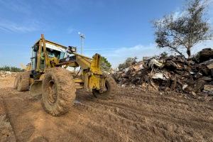 La Generalitat lanza un plan para gestionar los residuos de las inundaciones con el objetivo de trabajar ininterrumpidamente