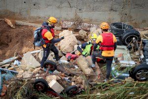 Operativo sin precedentes en Torrent: 100 agentes, drones y perros rastrean cada rincón para encontrar a Izan y Rubén