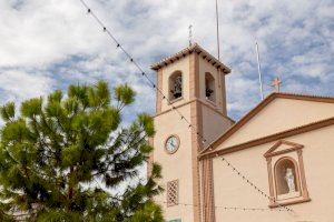 La Comisión de Fiestas y la Parroquia de San José de l'Alfàs organizan una Ofrenda de Flores Solidaria