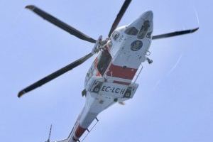 Sorpresa entre los vecinos de Burriana por el movimiento de helicópteros frente al mar