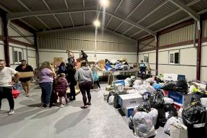 Els veïns de Sant Antoni de Benaixeve es bolquen en l'enviament d'ajudes per als afectats per la DANA