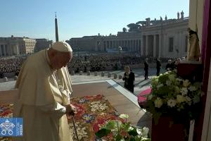 La imagen de la Virgen de los Desamparados preside la audiencia general del Papa en recuerdo a las víctimas de la Dana