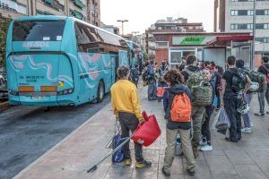 Más de 150 voluntarios completan en menos de 24 horas los autobuses fletados por el Ayuntamiento de Elda para ayudar a afectados por la DANA